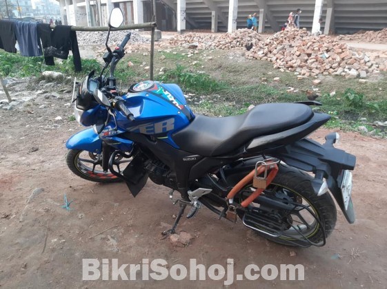 Suzuki Gixxer (dd)